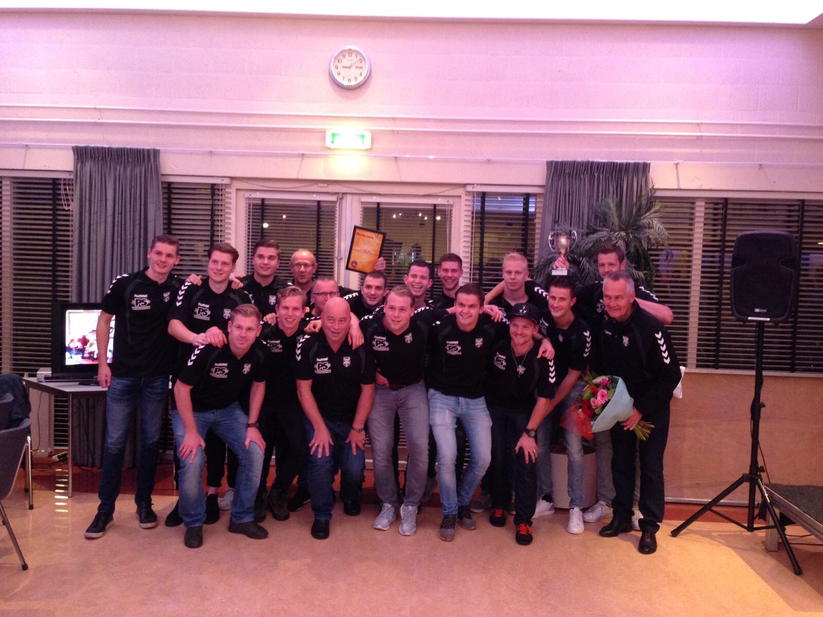 Huzarenbeker voor KCVO’s eerste elftal