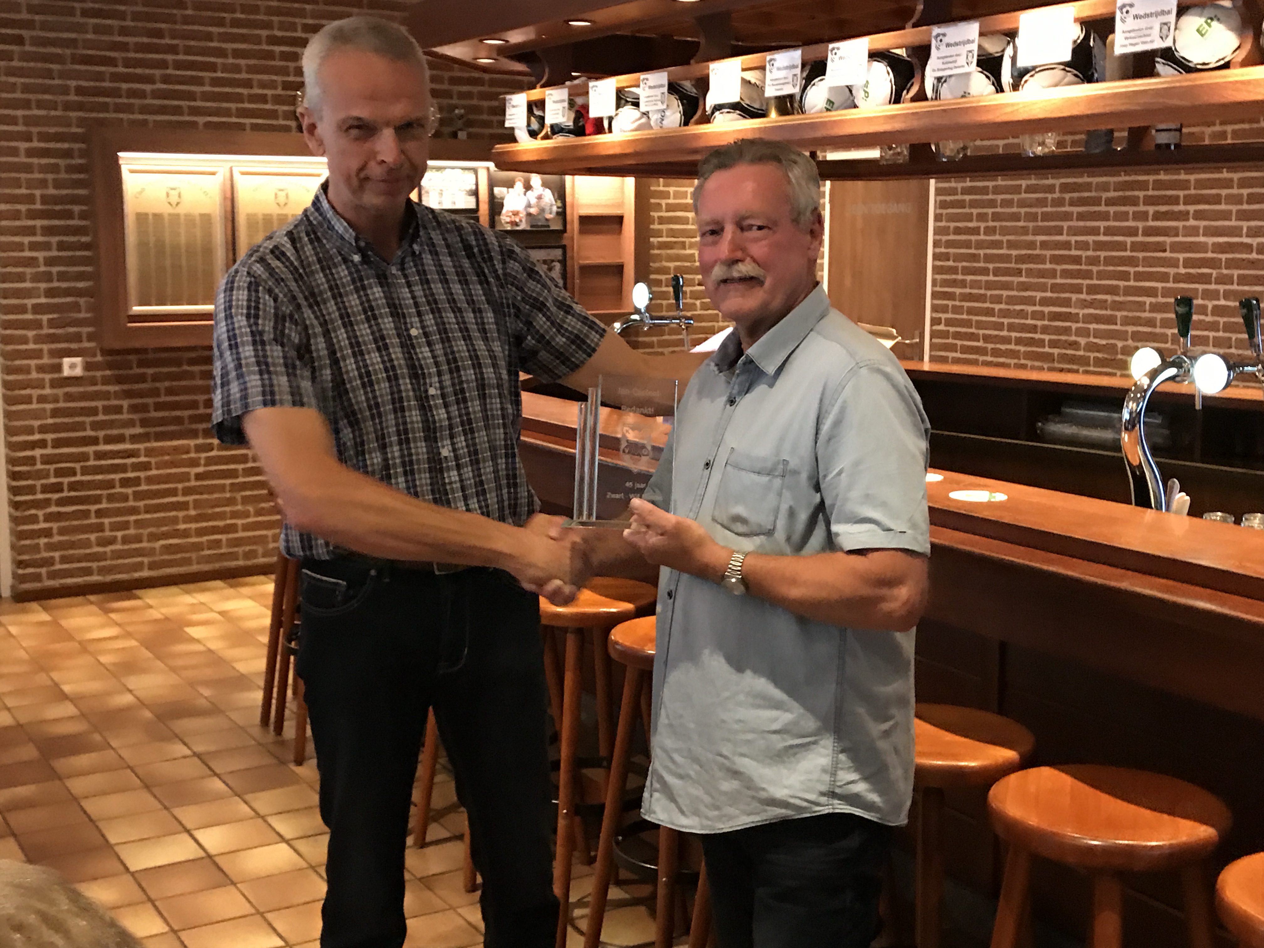 Laatste papieren Zwart Wit Nieuws