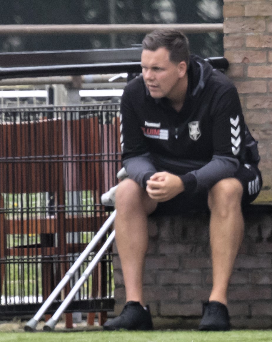 Trainer Remon van Schoonhoven verlaat KCVO aan het einde van het seizoen